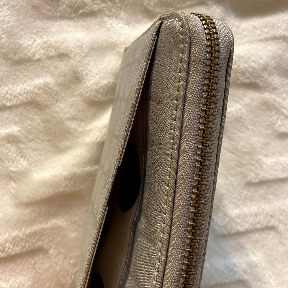 *KATE SPADE* Wallet - Picture 9 of 10